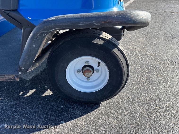 image for item EN5986 Columbia golf cart