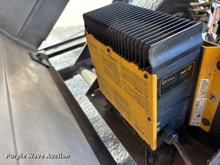 image for item EN5987 Columbia golf cart