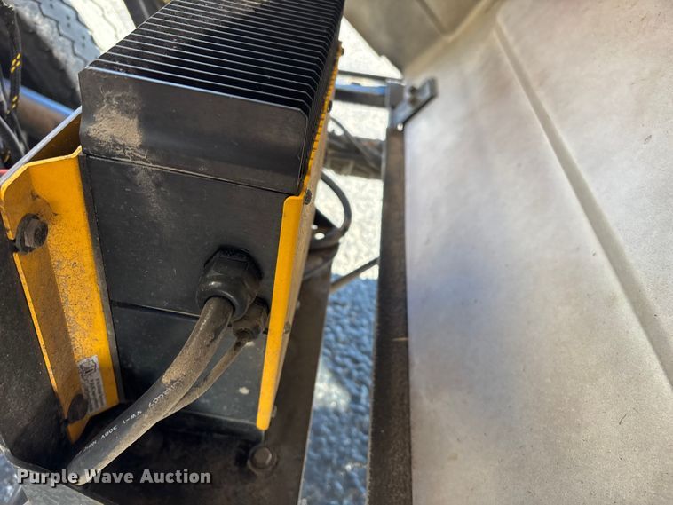 image for item EN5987 Columbia golf cart