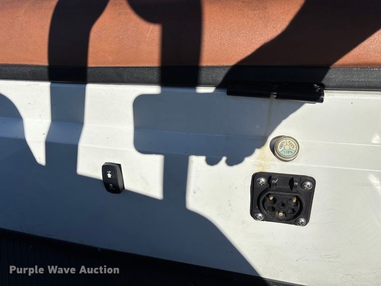 image for item EN5988 Icon LT-B627.H8-C0M golf cart