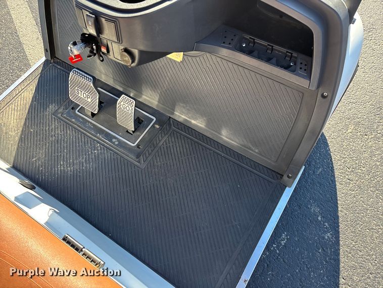 image for item EN5988 Icon LT-B627.H8-C0M golf cart