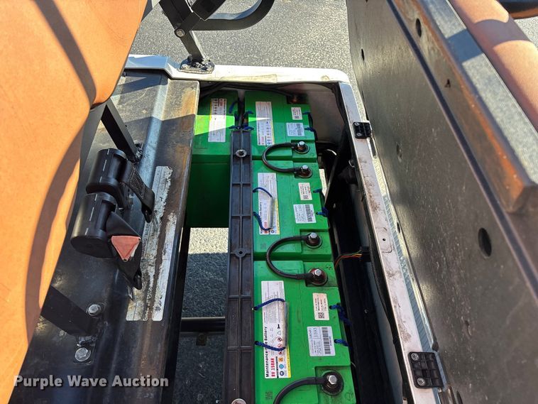 image for item EN5988 Icon LT-B627.H8-C0M golf cart