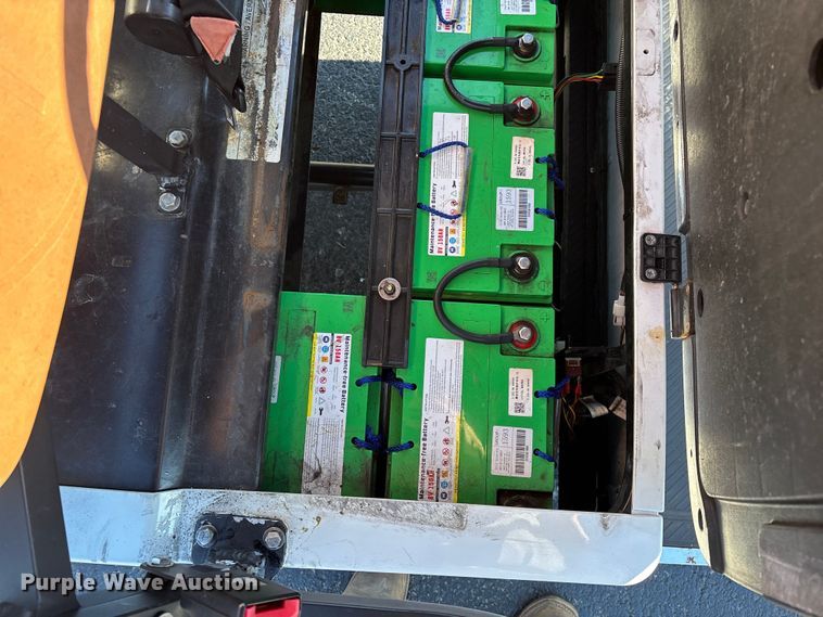 image for item EN5988 Icon LT-B627.H8-C0M golf cart