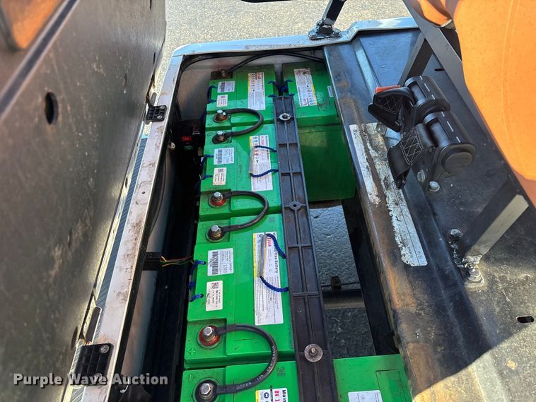 image for item EN5988 Icon LT-B627.H8-C0M golf cart