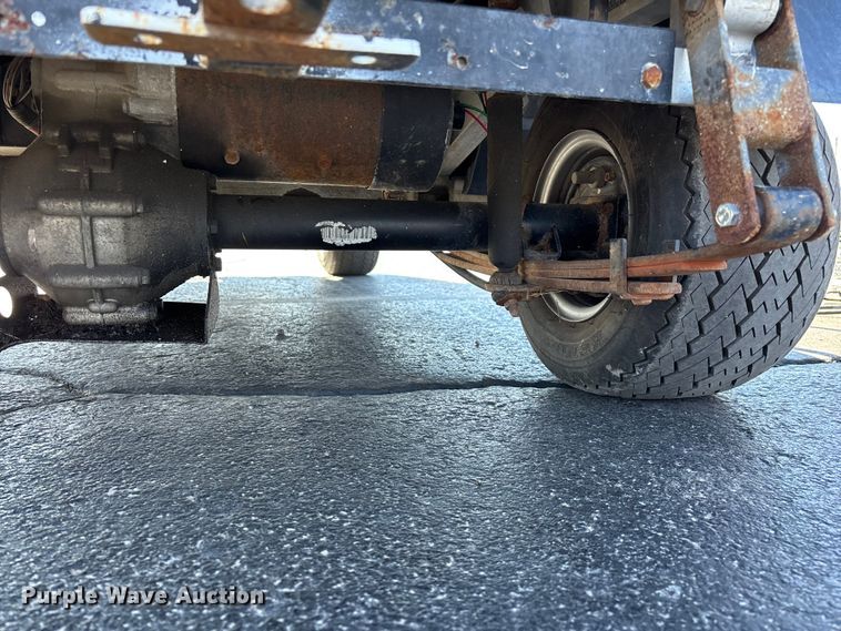 image for item EN5990 2010 Club Car Turf 2 Carryall golf cart