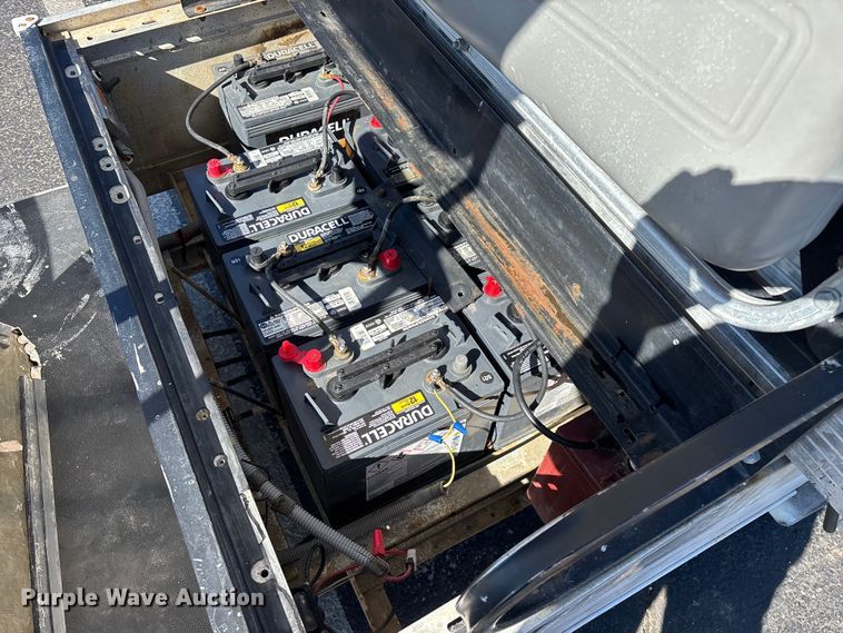 image for item EN5990 2010 Club Car Turf 2 Carryall golf cart