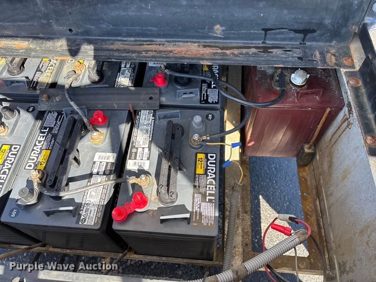 image for item EN5990 2010 Club Car Turf 2 Carryall golf cart