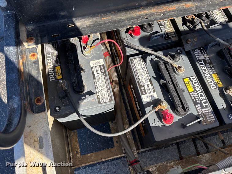 image for item EN5990 2010 Club Car Turf 2 Carryall golf cart