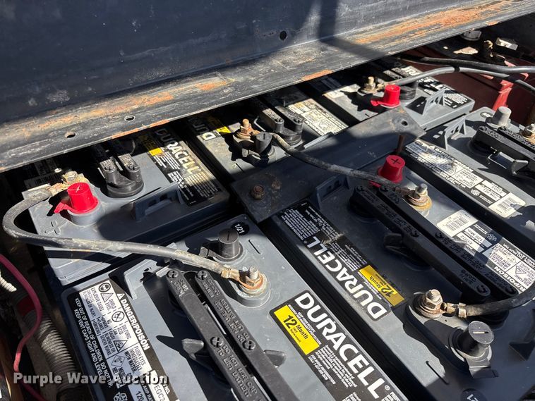 image for item EN5990 2010 Club Car Turf 2 Carryall golf cart