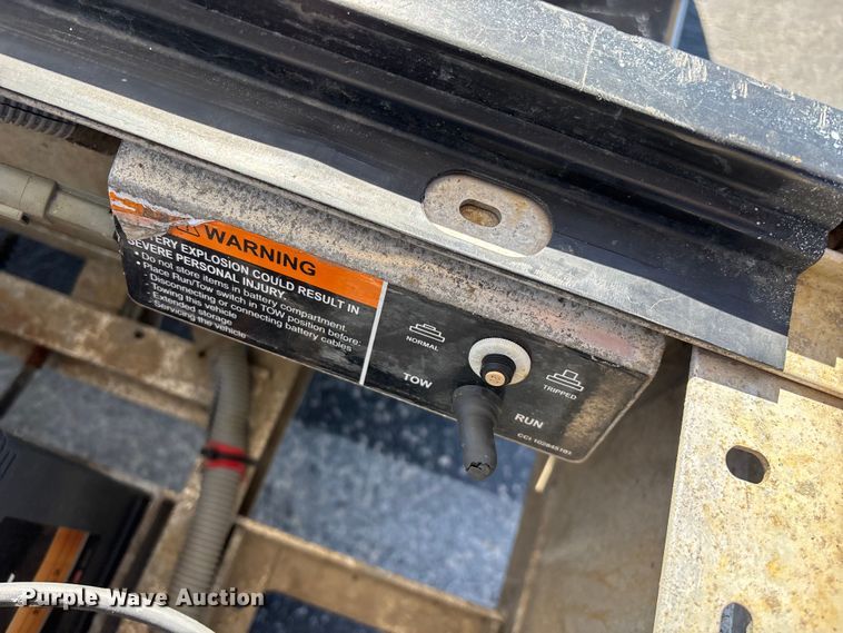 image for item EN5990 2010 Club Car Turf 2 Carryall golf cart