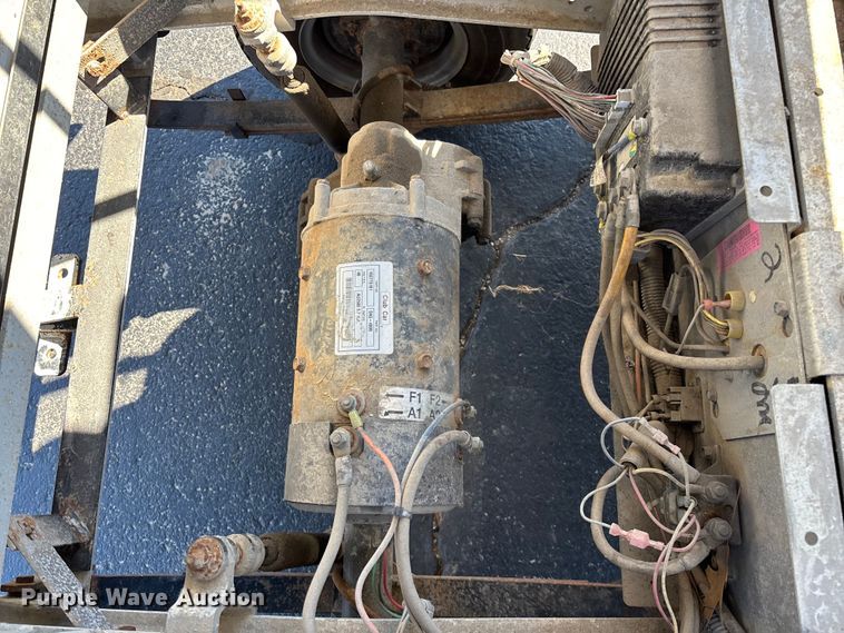 image for item EN5990 2010 Club Car Turf 2 Carryall golf cart