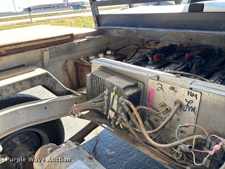 image for item EN5990 2010 Club Car Turf 2 Carryall golf cart