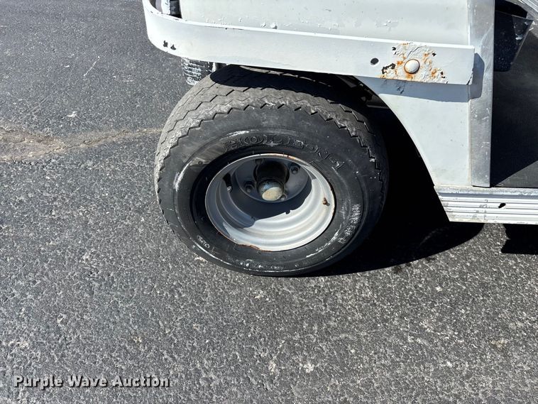 image for item EN5990 2010 Club Car Turf 2 Carryall golf cart