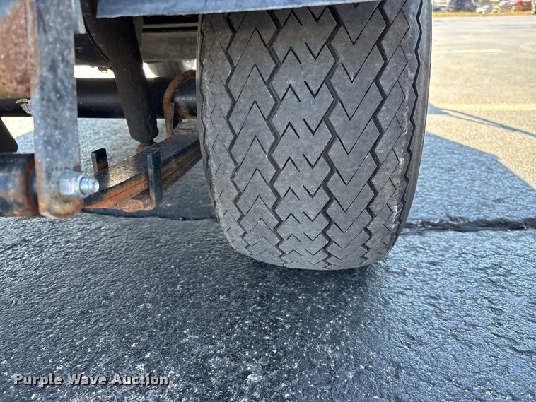 image for item EN5990 2010 Club Car Turf 2 Carryall golf cart