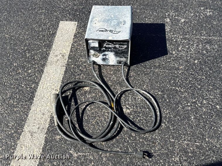 image for item EN5990 2010 Club Car Turf 2 Carryall golf cart