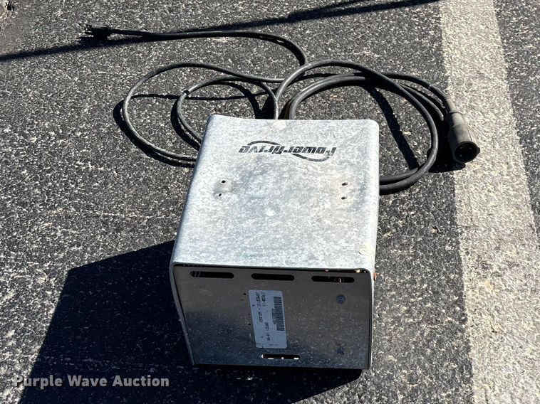 image for item EN5990 2010 Club Car Turf 2 Carryall golf cart