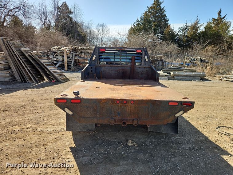 image for item EO7015 2000 Ford F350 Super Duty Ext. Cab flatbed pickup truck