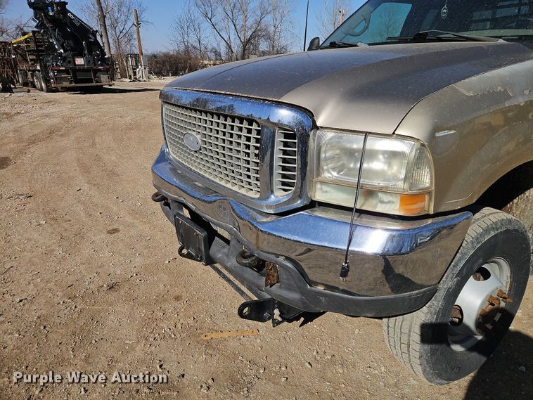 image for item EO7015 2000 Ford F350 Super Duty Ext. Cab flatbed pickup truck