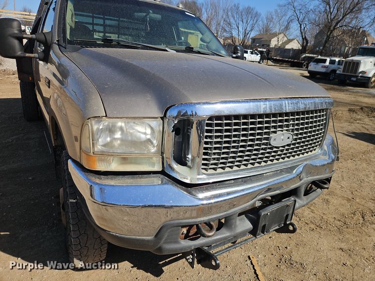 image for item EO7015 2000 Ford F350 Super Duty Ext. Cab flatbed pickup truck