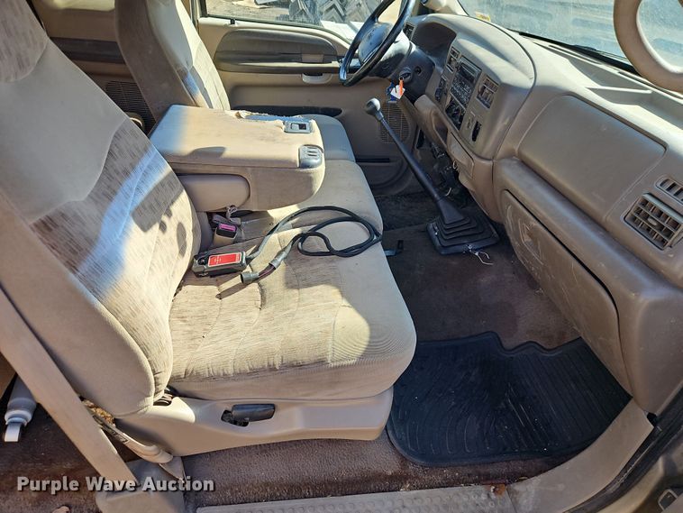 image for item EO7015 2000 Ford F350 Super Duty Ext. Cab flatbed pickup truck