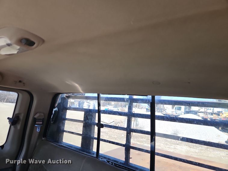 image for item EO7015 2000 Ford F350 Super Duty Ext. Cab flatbed pickup truck