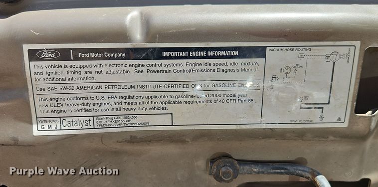 image for item EO7015 2000 Ford F350 Super Duty Ext. Cab flatbed pickup truck