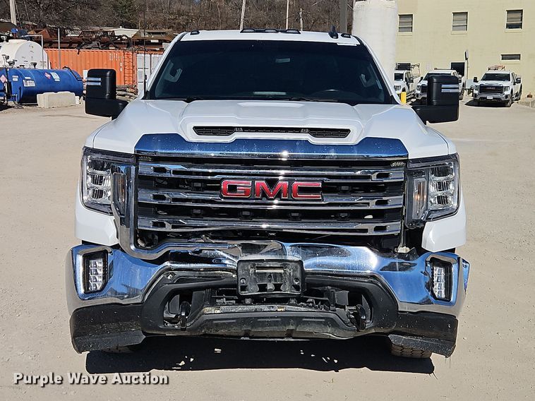 image for item EO7024 2022 GMC Sierra 3500HD Crew Cab pickup truck