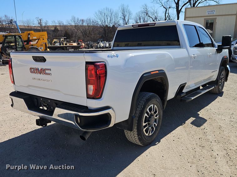 image for item EO7024 2022 GMC Sierra 3500HD Crew Cab pickup truck