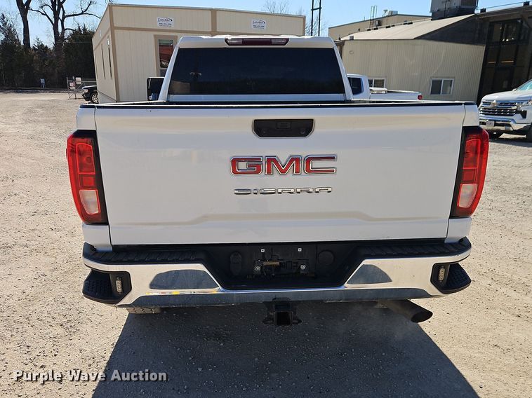 image for item EO7024 2022 GMC Sierra 3500HD Crew Cab pickup truck