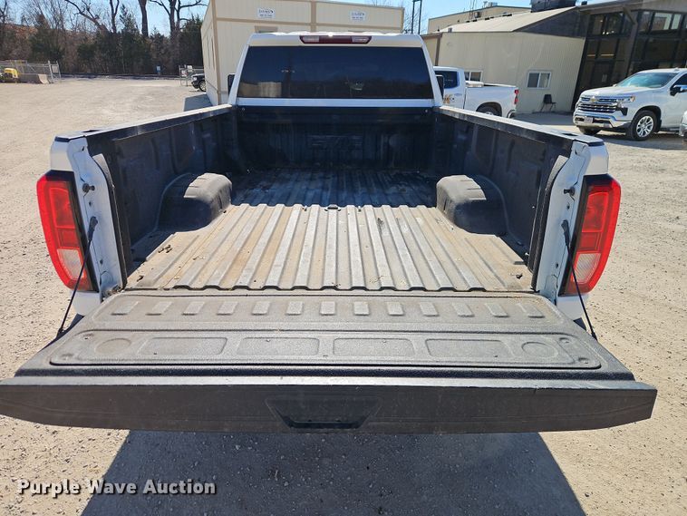image for item EO7024 2022 GMC Sierra 3500HD Crew Cab pickup truck