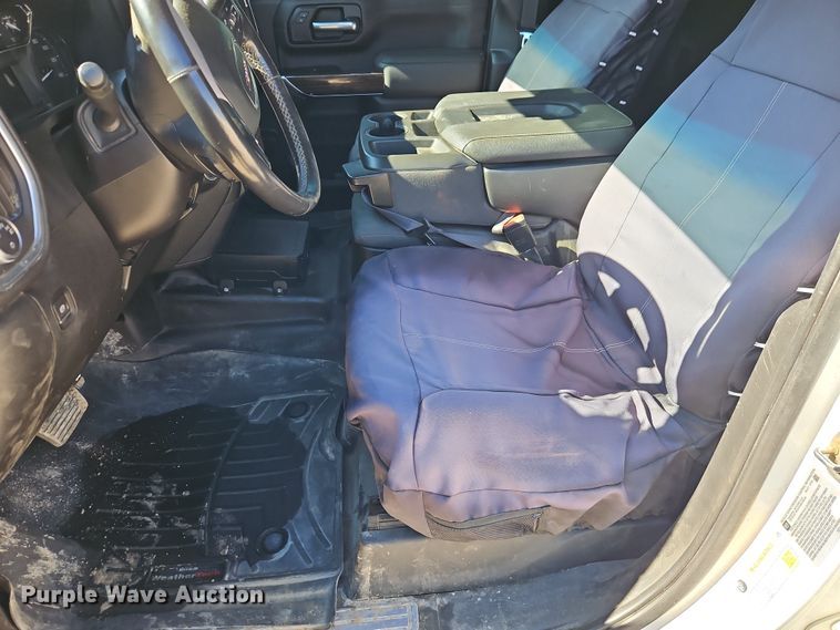 image for item EO7024 2022 GMC Sierra 3500HD Crew Cab pickup truck