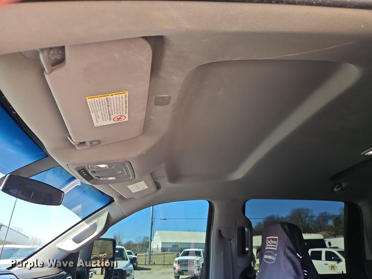 image for item EO7024 2022 GMC Sierra 3500HD Crew Cab pickup truck