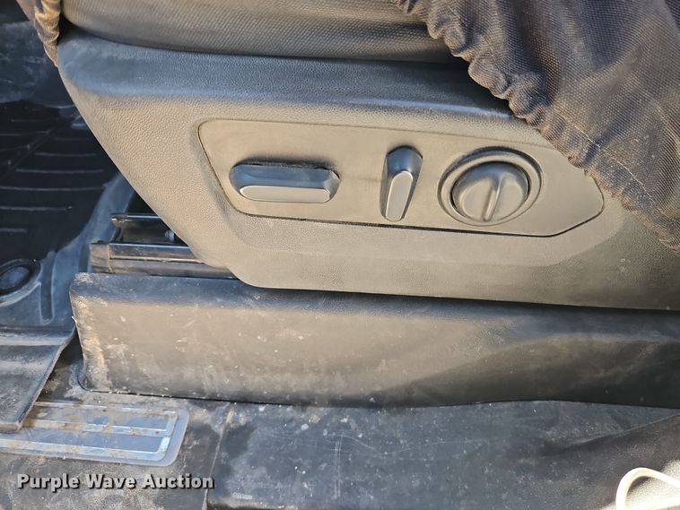 image for item EO7024 2022 GMC Sierra 3500HD Crew Cab pickup truck