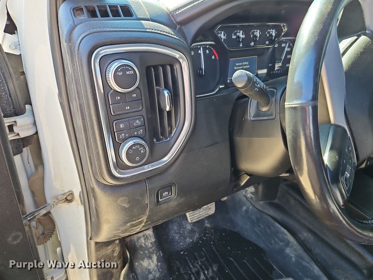 image for item EO7024 2022 GMC Sierra 3500HD Crew Cab pickup truck