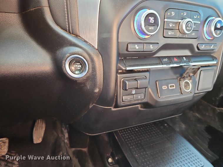 image for item EO7024 2022 GMC Sierra 3500HD Crew Cab pickup truck