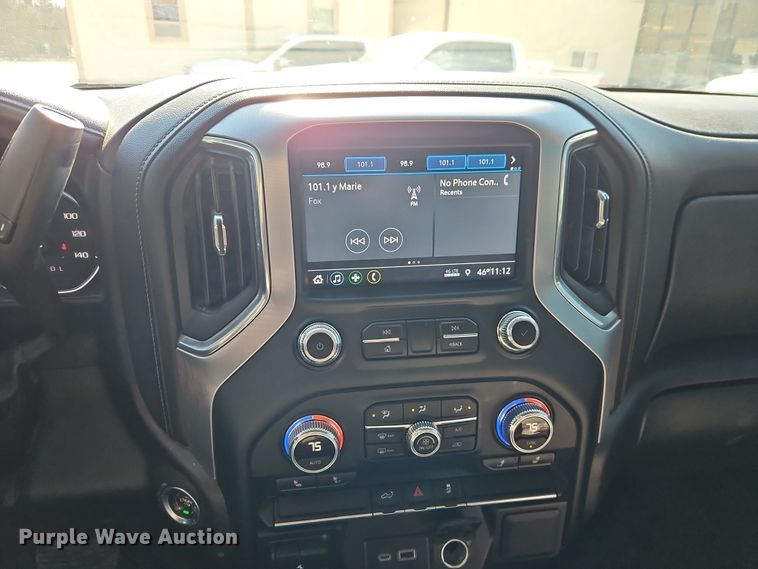 image for item EO7024 2022 GMC Sierra 3500HD Crew Cab pickup truck