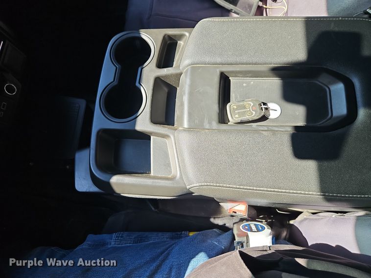 image for item EO7024 2022 GMC Sierra 3500HD Crew Cab pickup truck