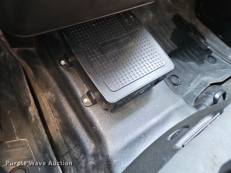 image for item EO7024 2022 GMC Sierra 3500HD Crew Cab pickup truck