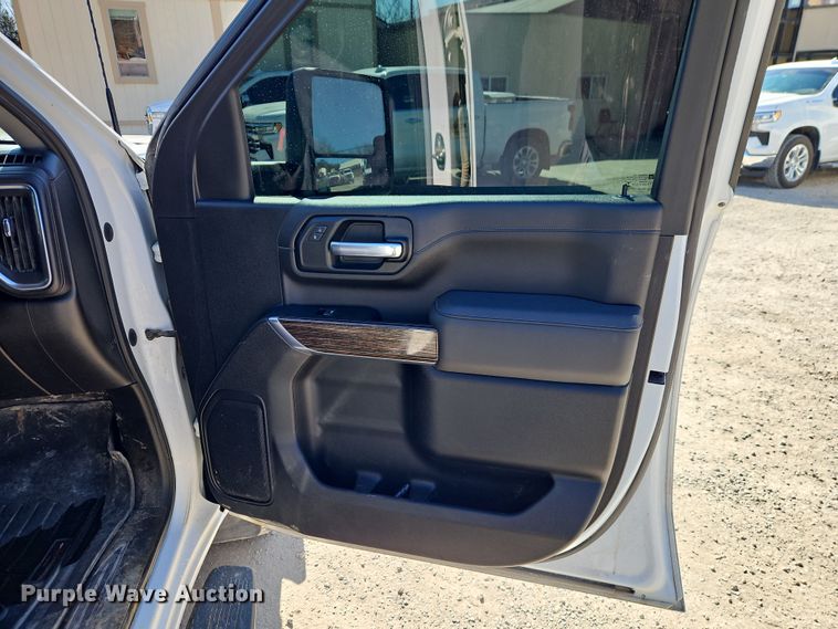 image for item EO7024 2022 GMC Sierra 3500HD Crew Cab pickup truck