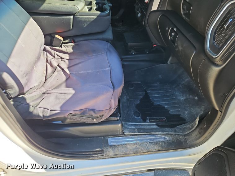 image for item EO7024 2022 GMC Sierra 3500HD Crew Cab pickup truck