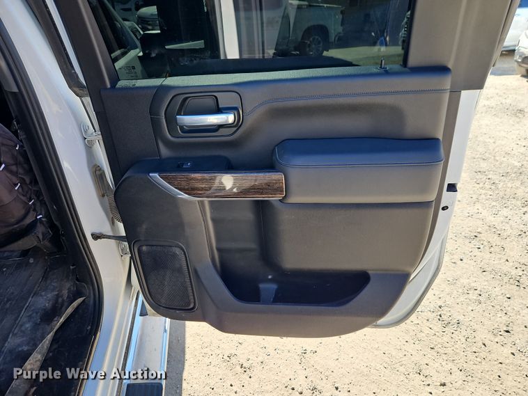 image for item EO7024 2022 GMC Sierra 3500HD Crew Cab pickup truck