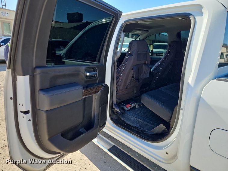 image for item EO7024 2022 GMC Sierra 3500HD Crew Cab pickup truck