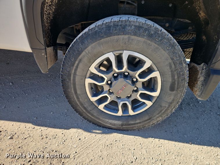 image for item EO7024 2022 GMC Sierra 3500HD Crew Cab pickup truck