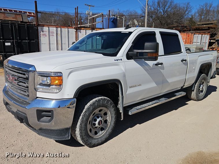 image for item EO7025 2017 GMC Sierra 2500HD Crew Cab pickup truck