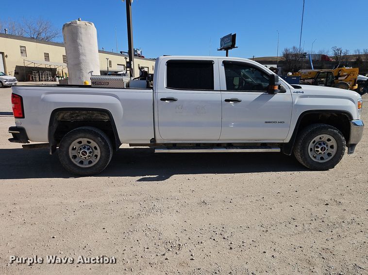 image for item EO7025 2017 GMC Sierra 2500HD Crew Cab pickup truck