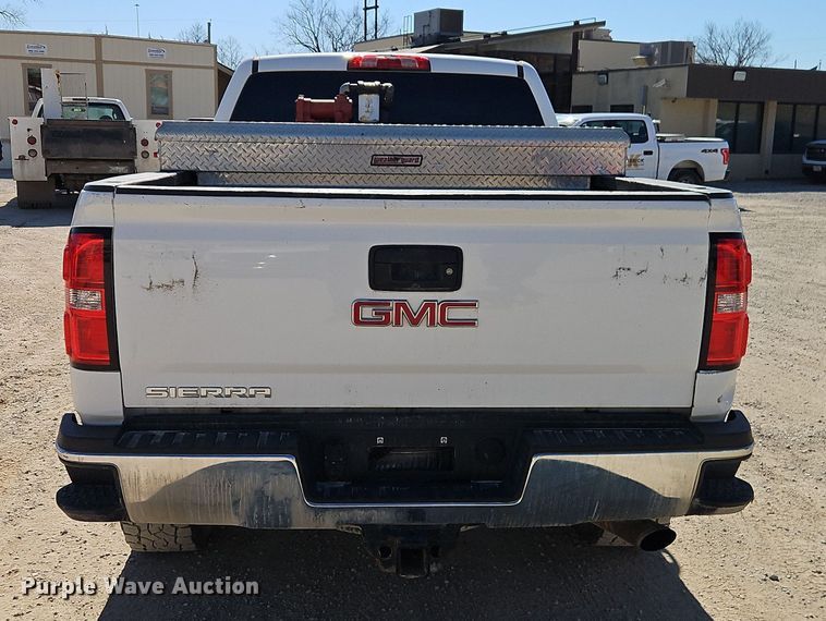 image for item EO7025 2017 GMC Sierra 2500HD Crew Cab pickup truck