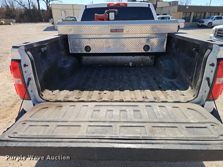 image for item EO7025 2017 GMC Sierra 2500HD Crew Cab pickup truck