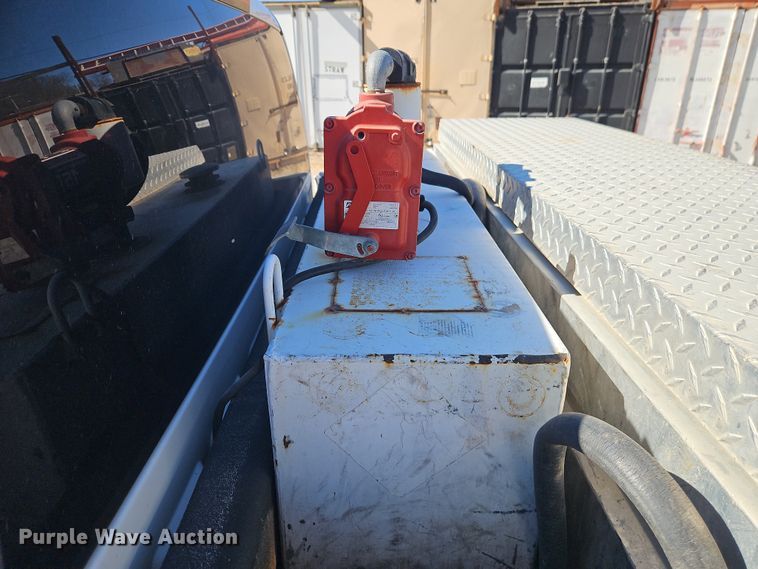 image for item EO7025 2017 GMC Sierra 2500HD Crew Cab pickup truck