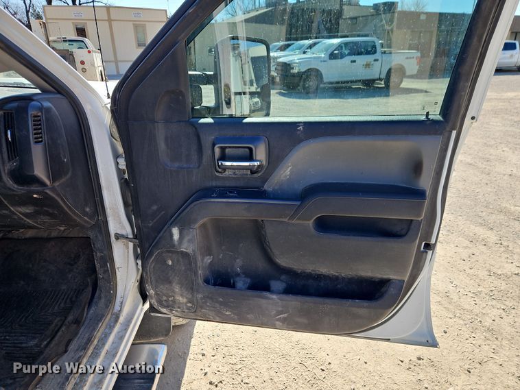 image for item EO7025 2017 GMC Sierra 2500HD Crew Cab pickup truck