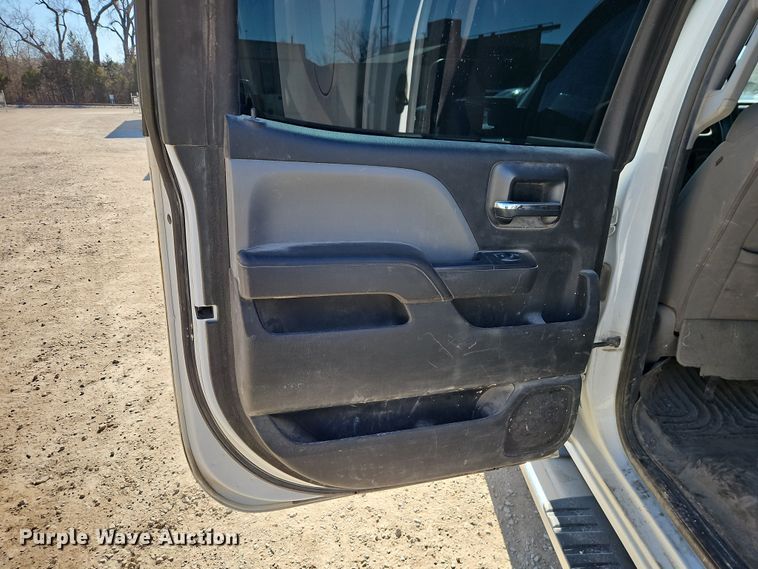 image for item EO7025 2017 GMC Sierra 2500HD Crew Cab pickup truck